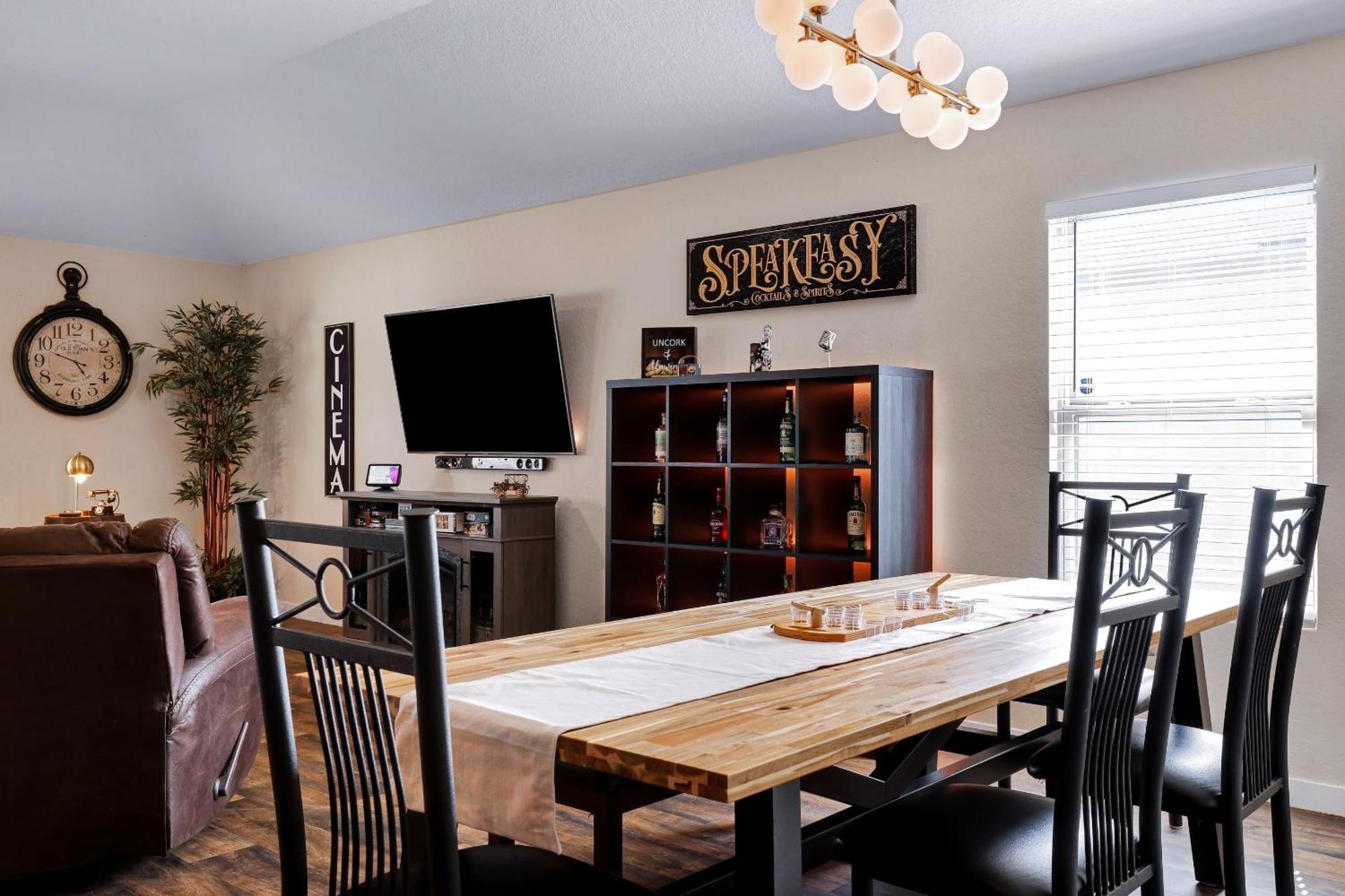 Speakeasy - A Birdy Vacation Rental Сан-Антоніо Екстер'єр фото